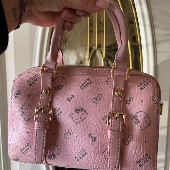 Brand new light pink Hello Kitty handbag - Picture 7 of 9